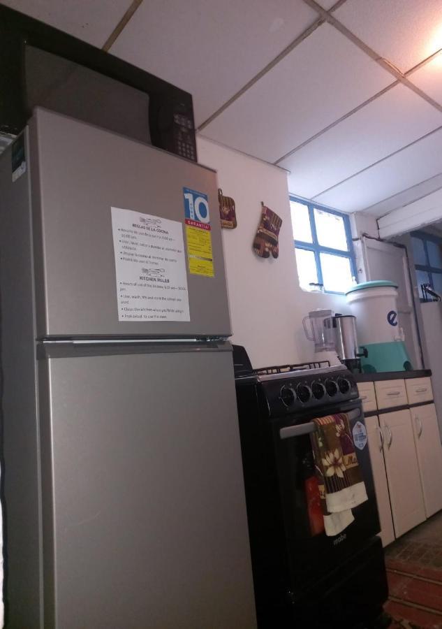 4 Grados Hostel Guatemala City Ngoại thất bức ảnh